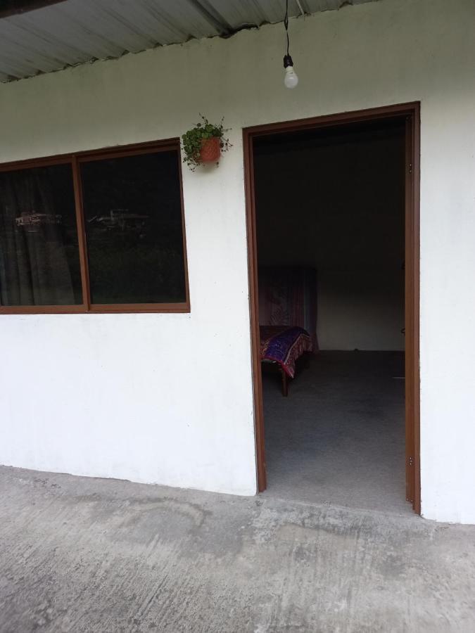 Montano Camping & Hostel Baños Екстериор снимка