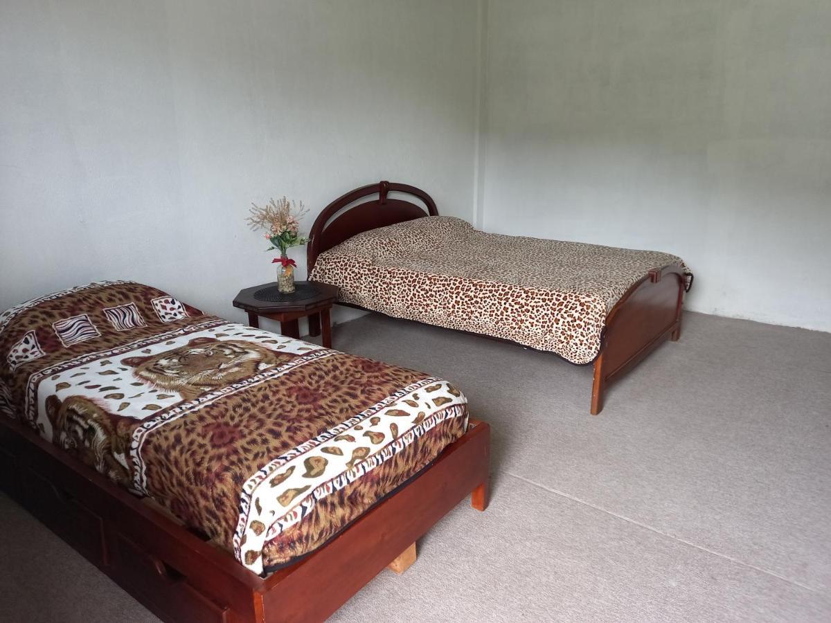 Montano Camping & Hostel Baños Екстериор снимка