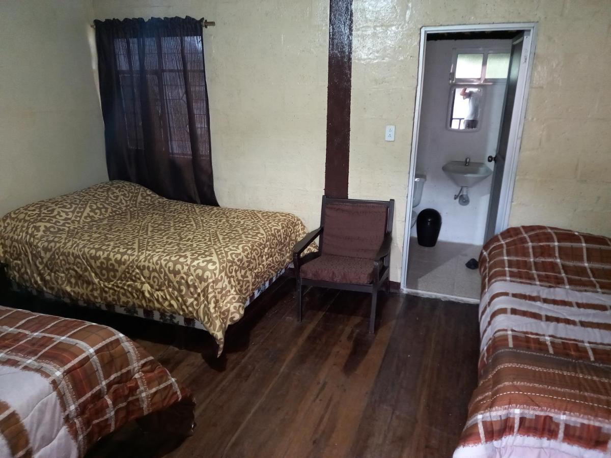 Montano Camping & Hostel Baños Екстериор снимка