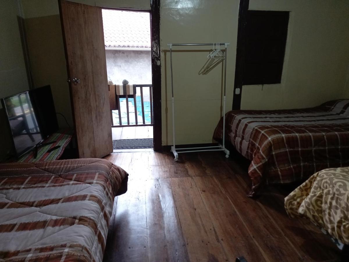 Montano Camping & Hostel Baños Екстериор снимка