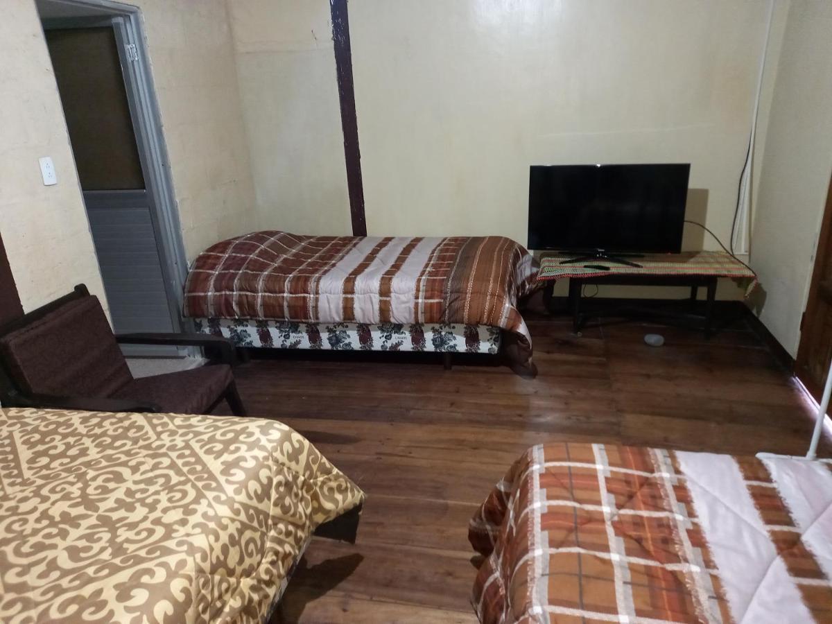 Montano Camping & Hostel Baños Екстериор снимка