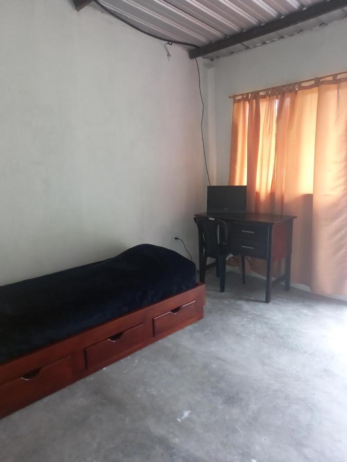 Montano Camping & Hostel Baños Екстериор снимка