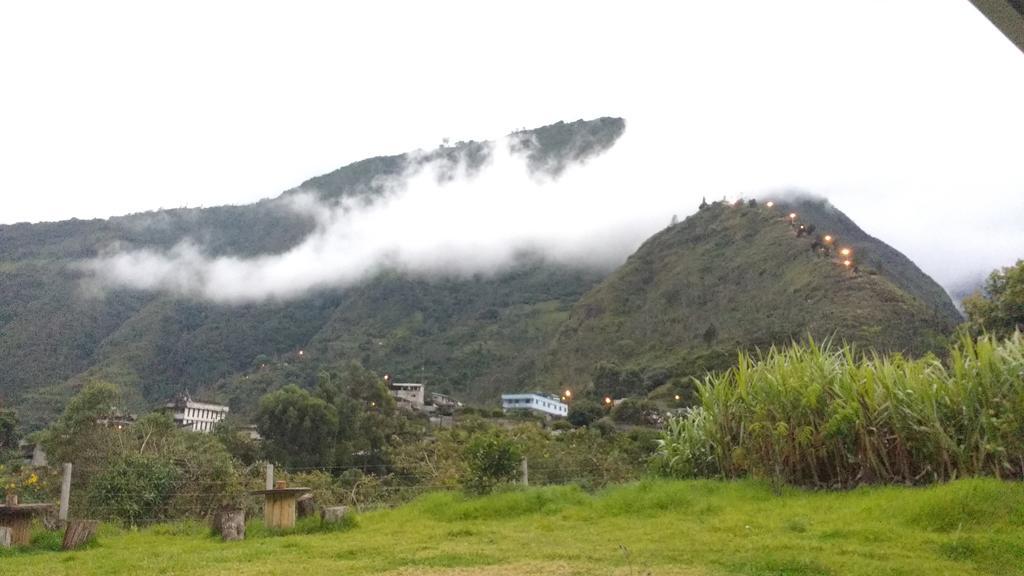 Montano Camping & Hostel Baños Екстериор снимка