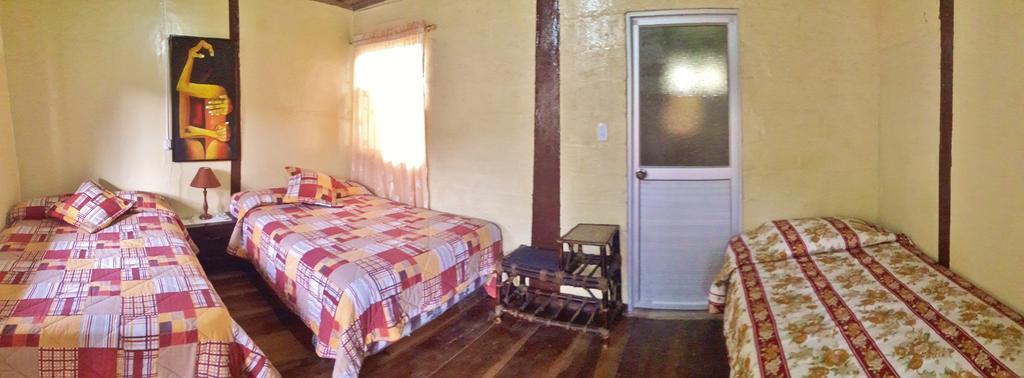 Montano Camping & Hostel Baños Екстериор снимка