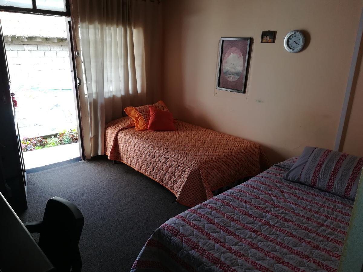 Montano Camping & Hostel Baños Екстериор снимка