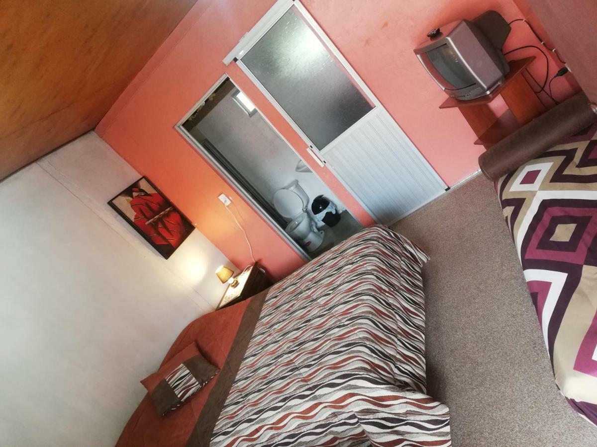 Montano Camping & Hostel Baños Екстериор снимка