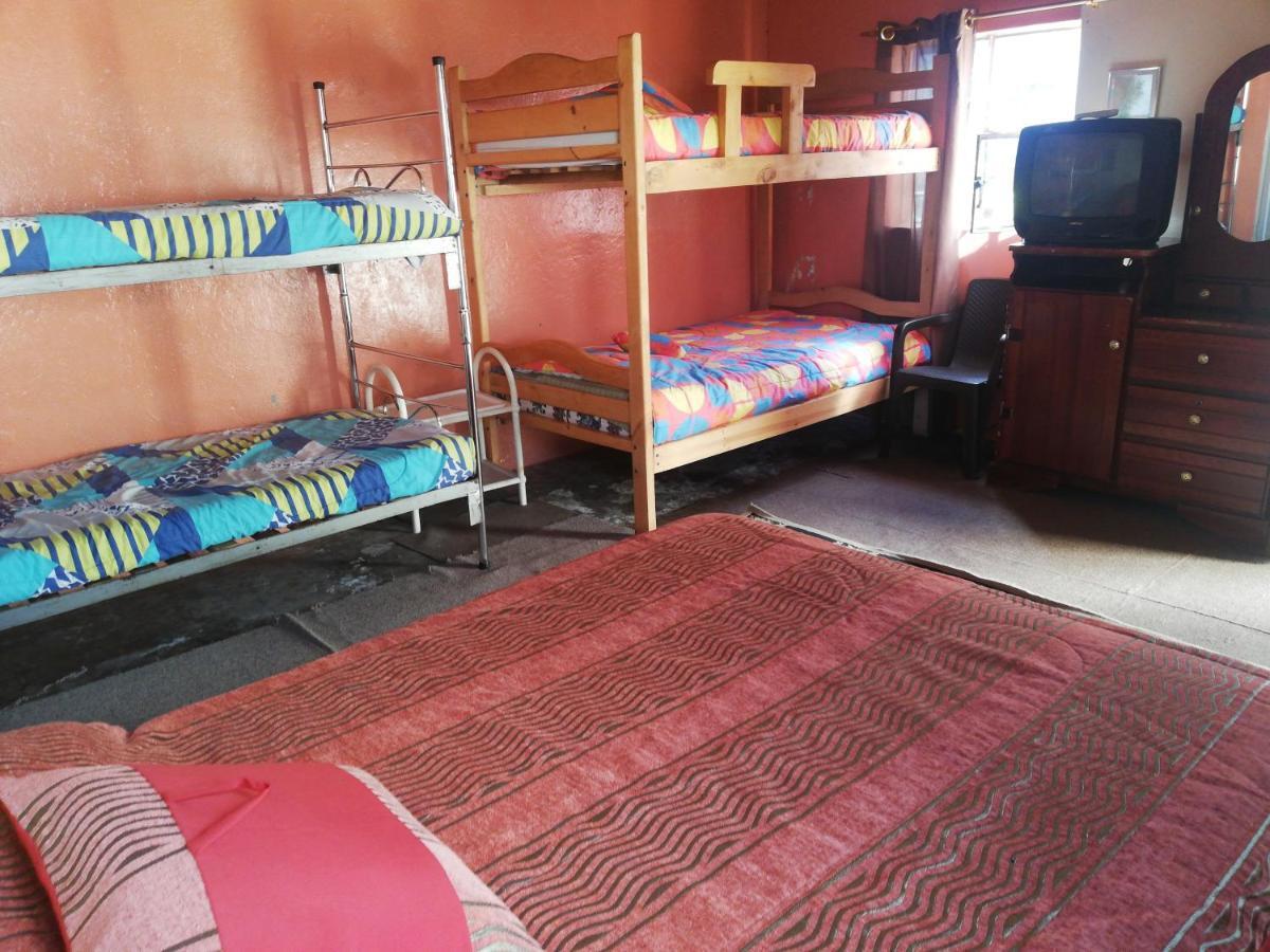 Montano Camping & Hostel Baños Екстериор снимка