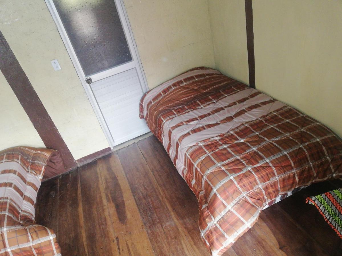 Montano Camping & Hostel Baños Екстериор снимка
